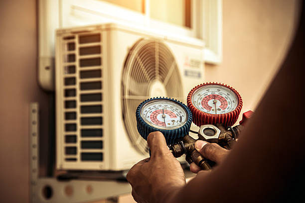 Professional Hvac technician working in Brunswick, OH